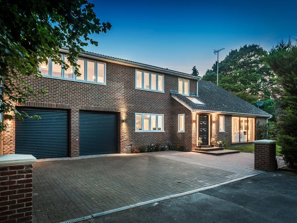 Conversion of a commercial building into 15 modern apartments